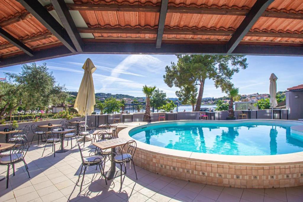 Hotel Lumbarda Dış mekan fotoğraf