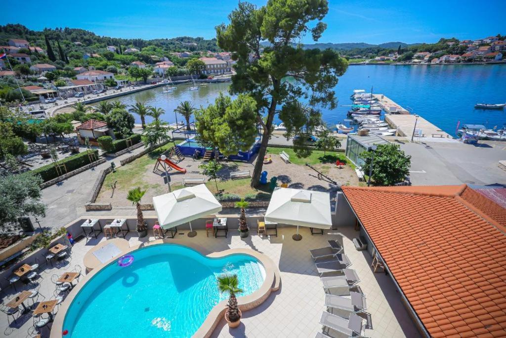 Hotel Lumbarda Dış mekan fotoğraf