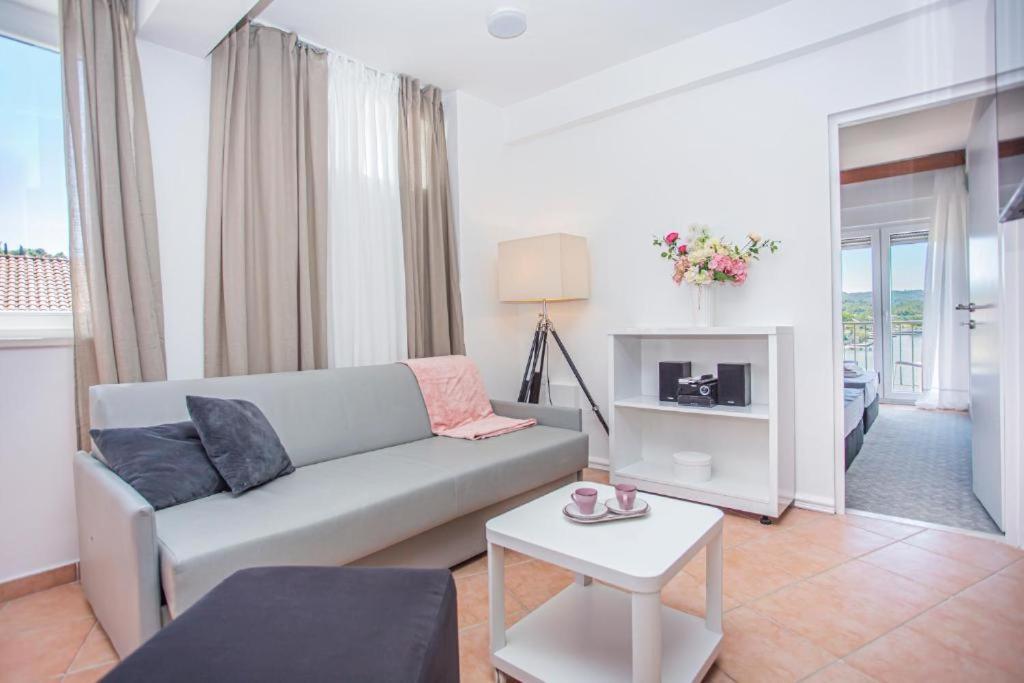 Hotel Lumbarda Dış mekan fotoğraf