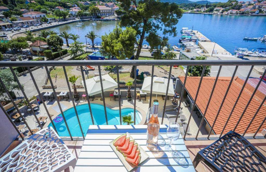 Hotel Lumbarda Dış mekan fotoğraf