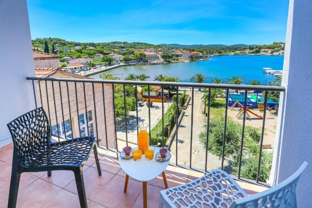 Hotel Lumbarda Dış mekan fotoğraf
