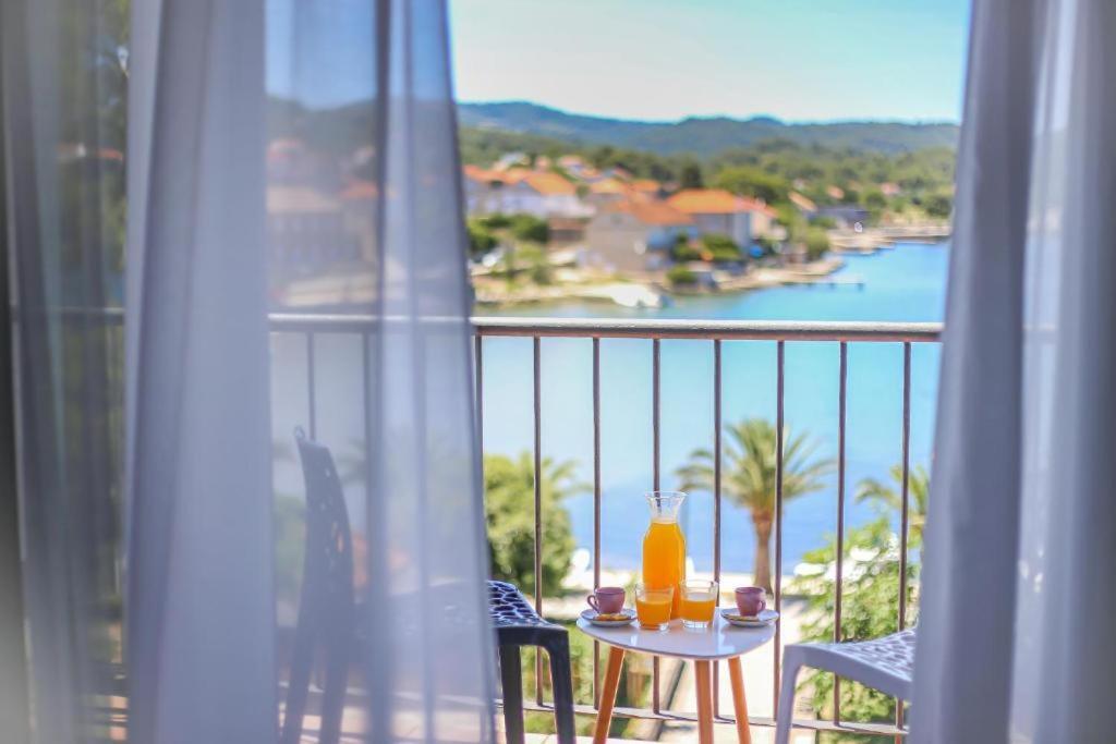 Hotel Lumbarda Dış mekan fotoğraf