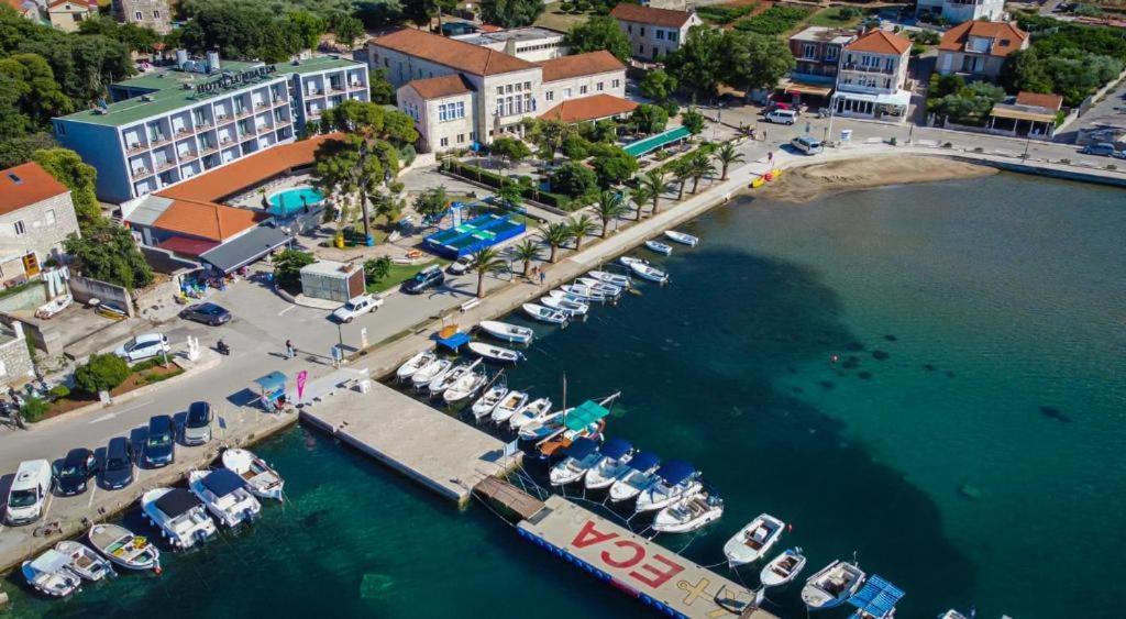 Hotel Lumbarda Dış mekan fotoğraf