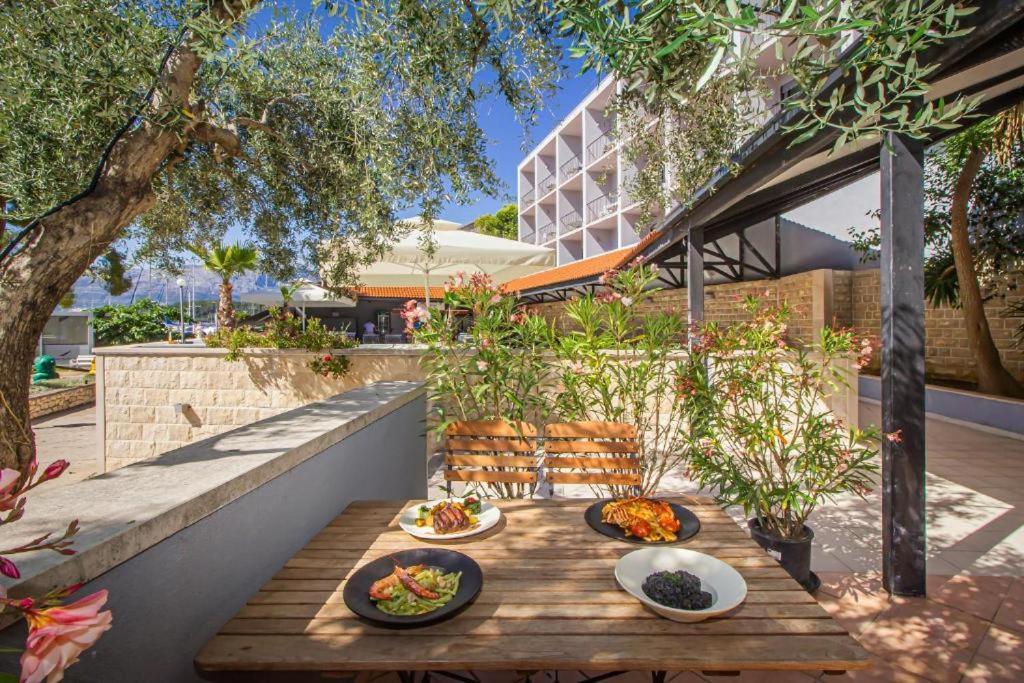 Hotel Lumbarda Dış mekan fotoğraf