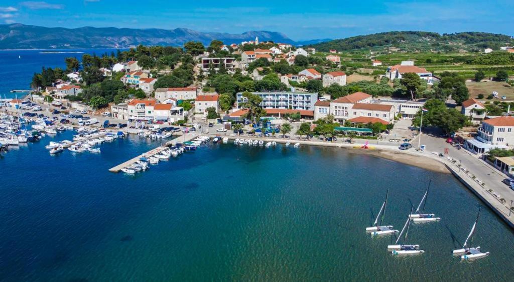 Hotel Lumbarda Dış mekan fotoğraf