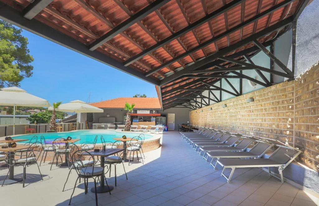 Hotel Lumbarda Dış mekan fotoğraf