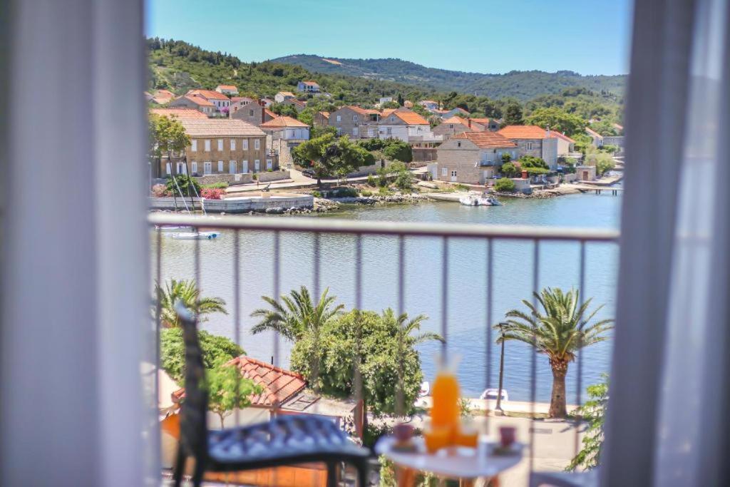 Hotel Lumbarda Dış mekan fotoğraf